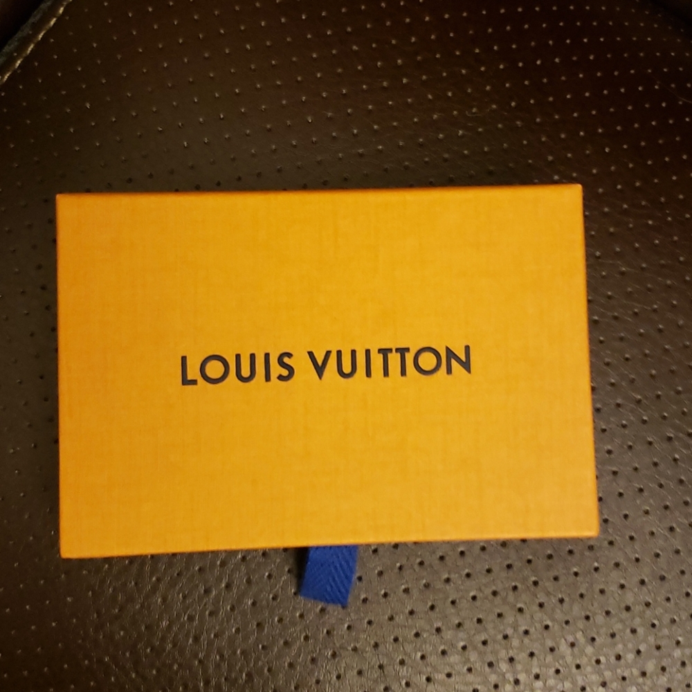 LV Key chain pouch. 100% authentic - Picture 4 of 7